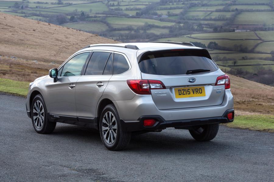  Subaru Outback 2.0D 2015 года  (UK) (фото 8 из 32)